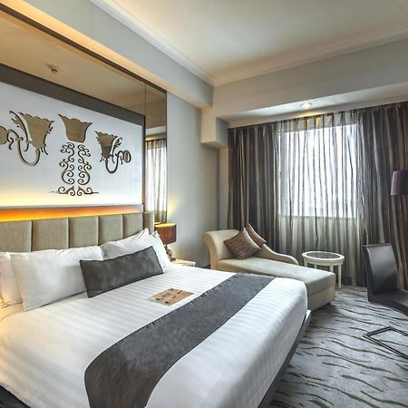 Verwood Hotel And Serviced Residence Surabaya Exteriör bild