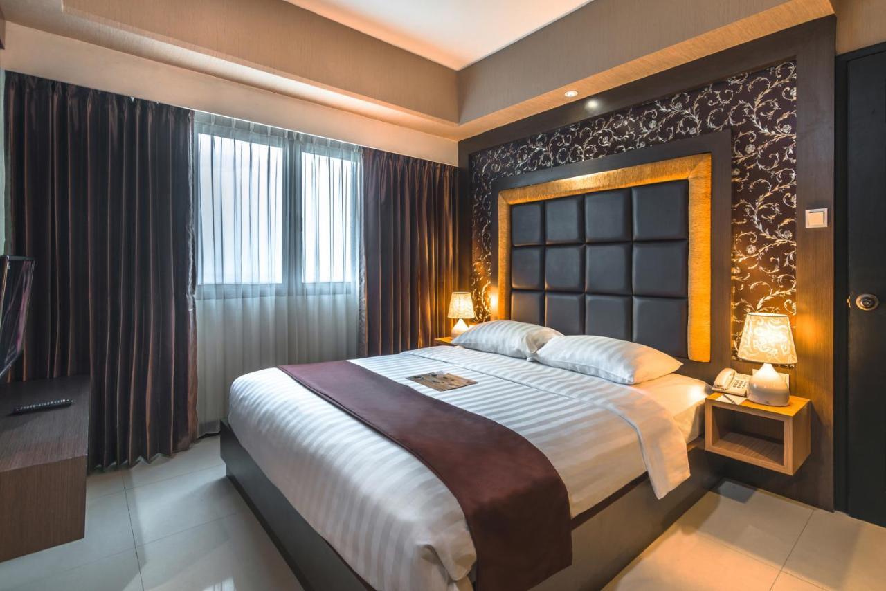 Verwood Hotel And Serviced Residence Surabaya Exteriör bild