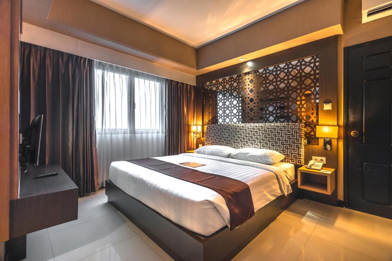 Verwood Hotel And Serviced Residence Surabaya Exteriör bild