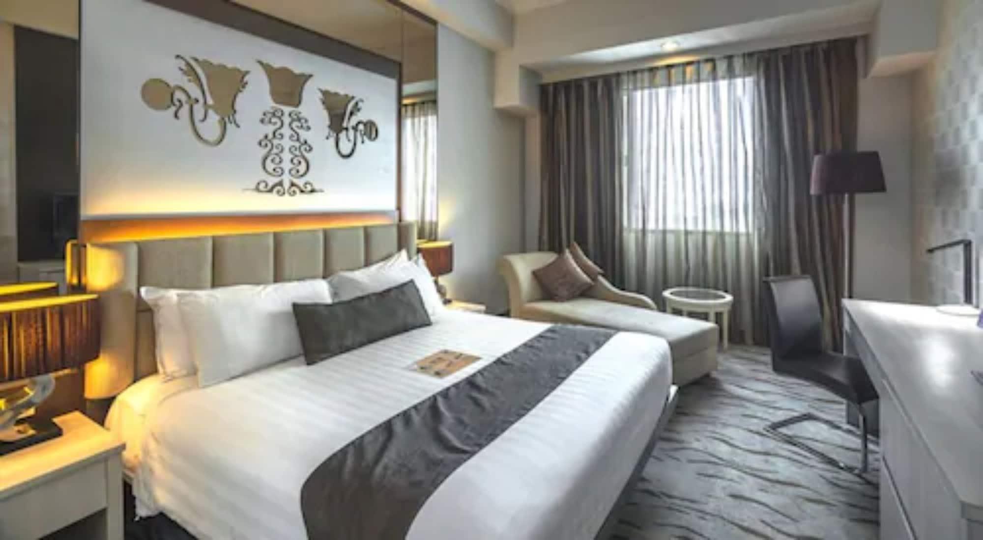 Verwood Hotel And Serviced Residence Surabaya Exteriör bild