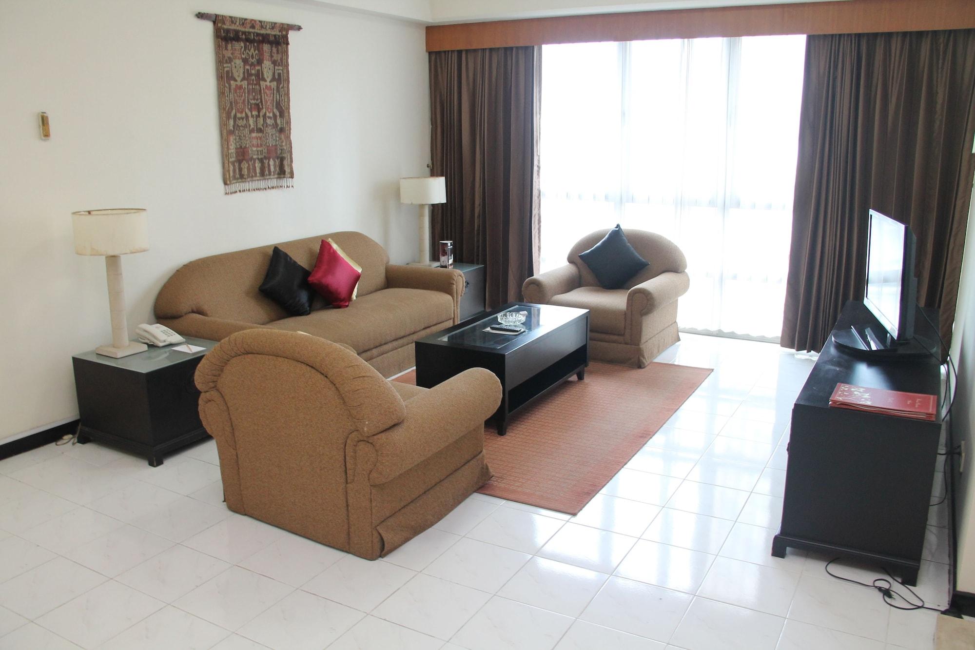 Verwood Hotel And Serviced Residence Surabaya Exteriör bild