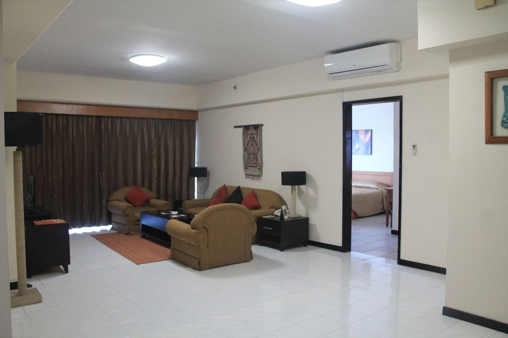 Verwood Hotel And Serviced Residence Surabaya Exteriör bild