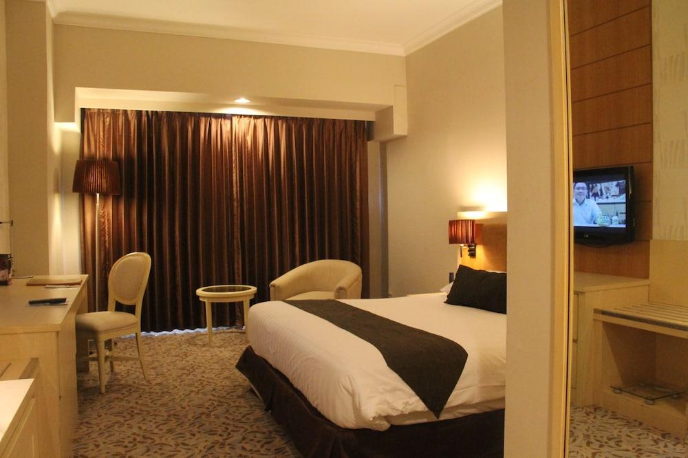 Verwood Hotel And Serviced Residence Surabaya Exteriör bild